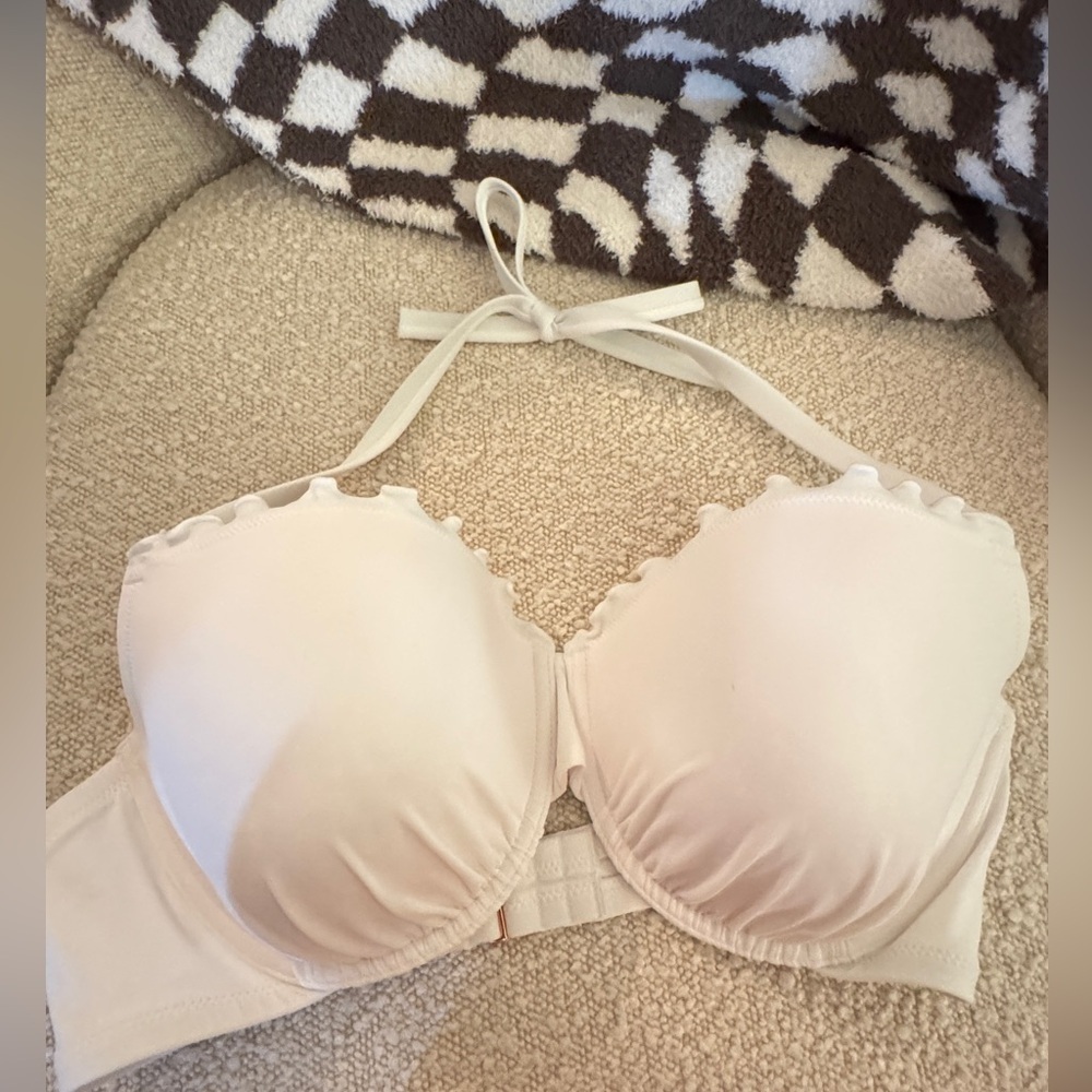 NWOT Target Shade and Shore swim- Cream Scalloped Lace Bra 40D